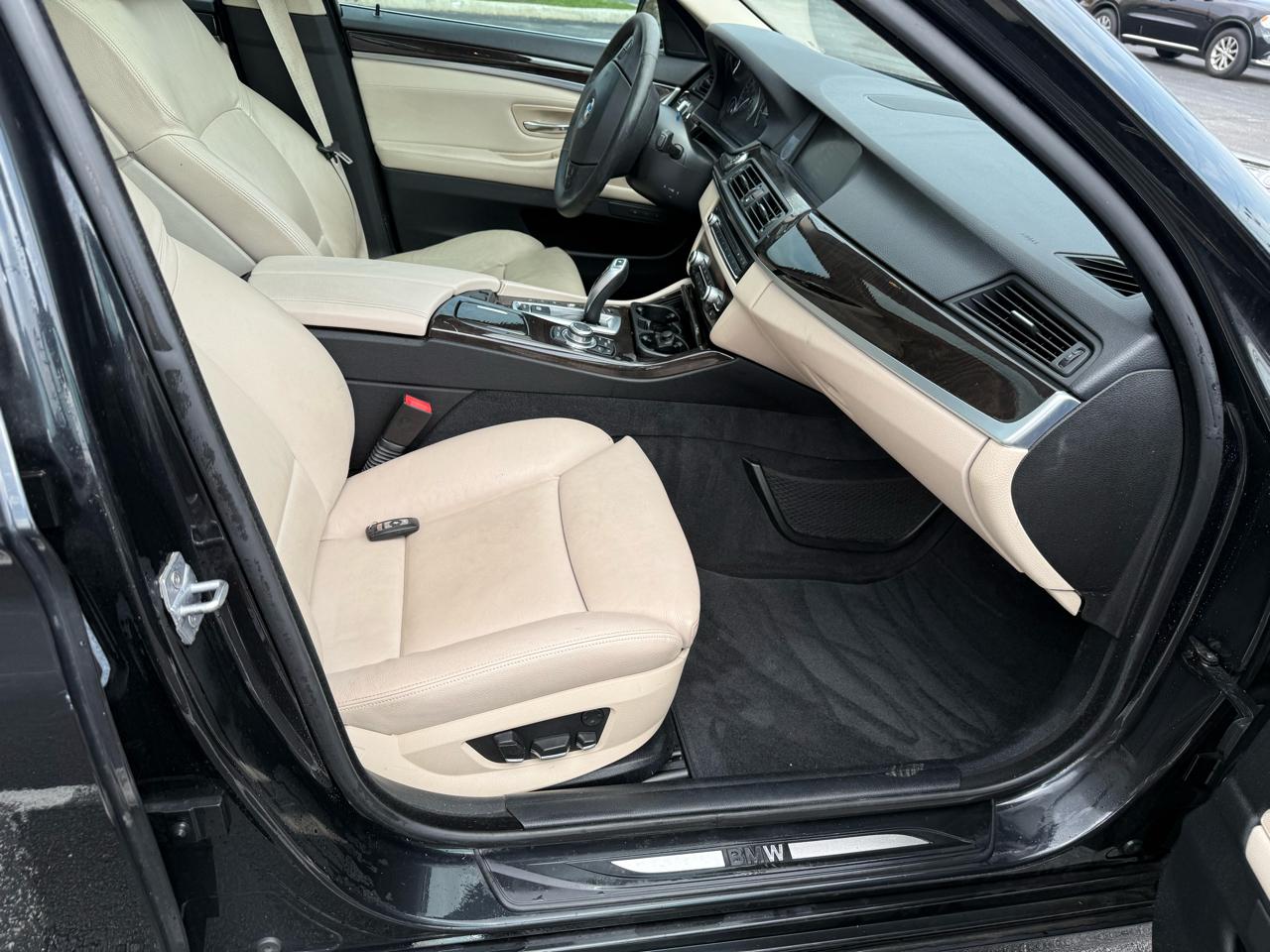 BMW 5 Series 4dr Sdn 528i xDrive AWD 2013