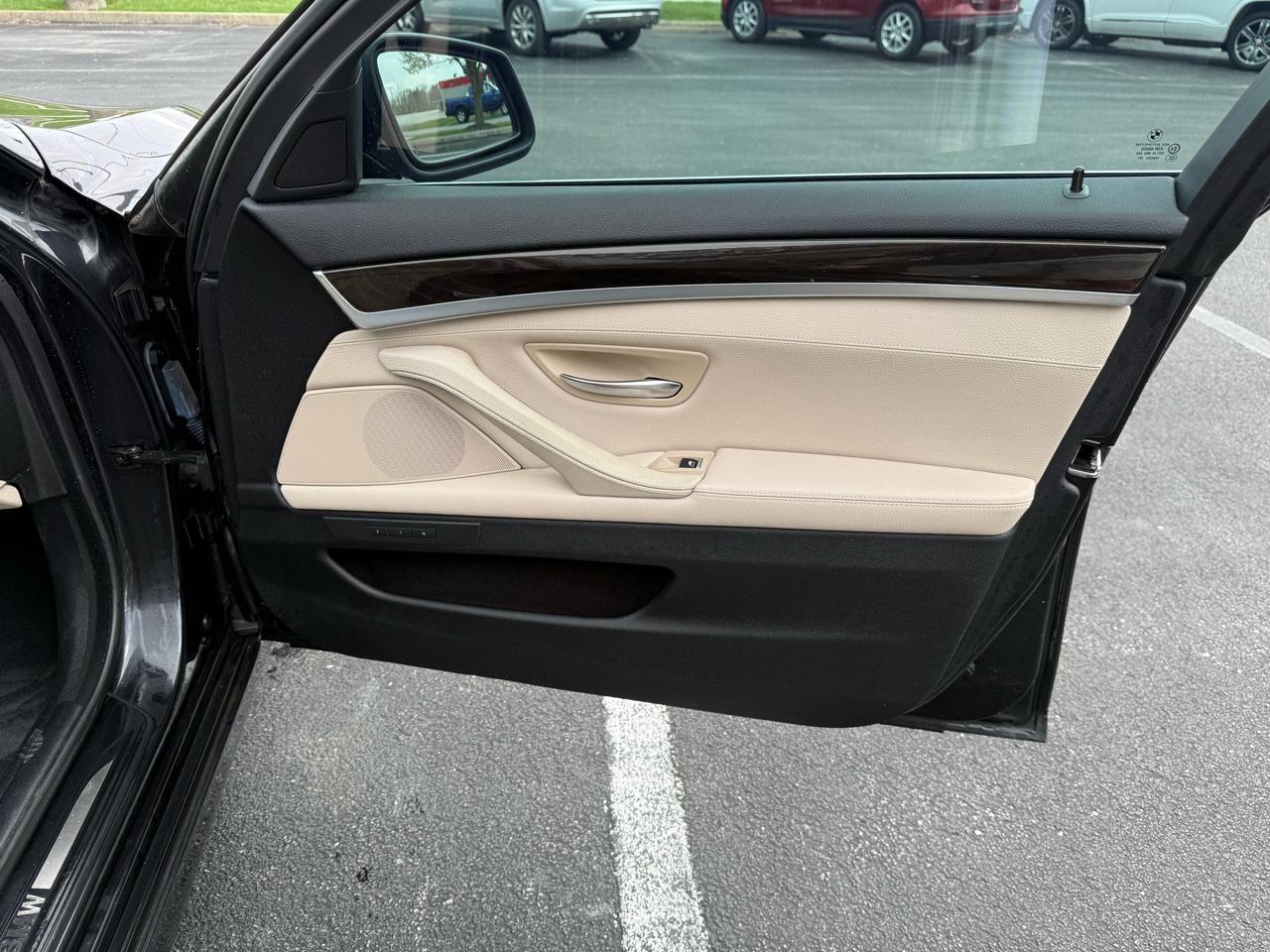 BMW 5 Series 4dr Sdn 528i xDrive AWD 2013