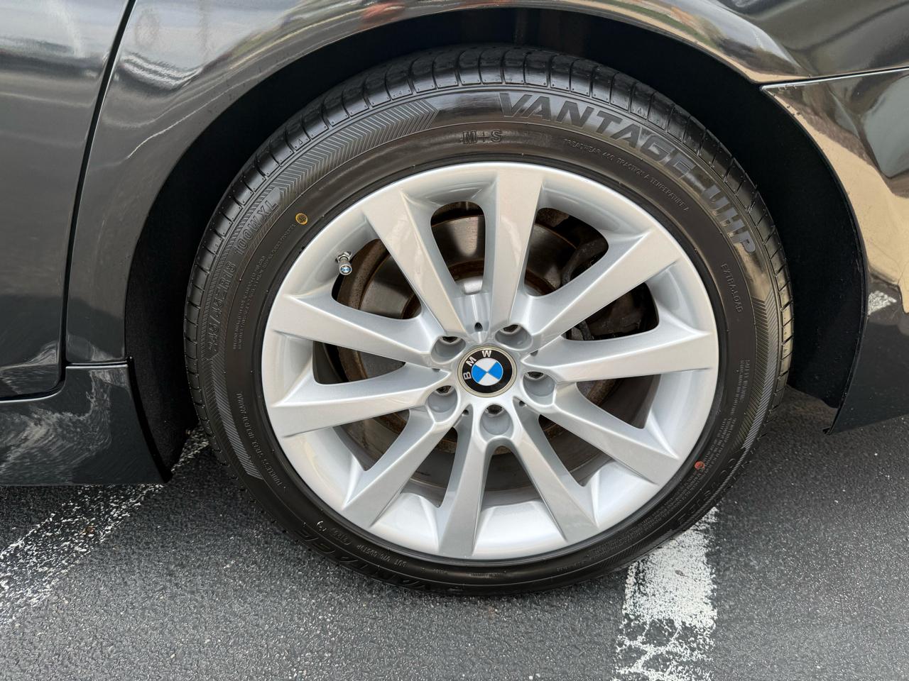 BMW 5 Series 4dr Sdn 528i xDrive AWD 2013