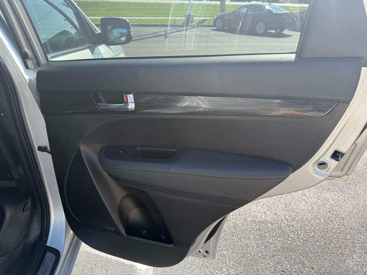 Kia Sorento 2WD 4dr V6 SX 2013