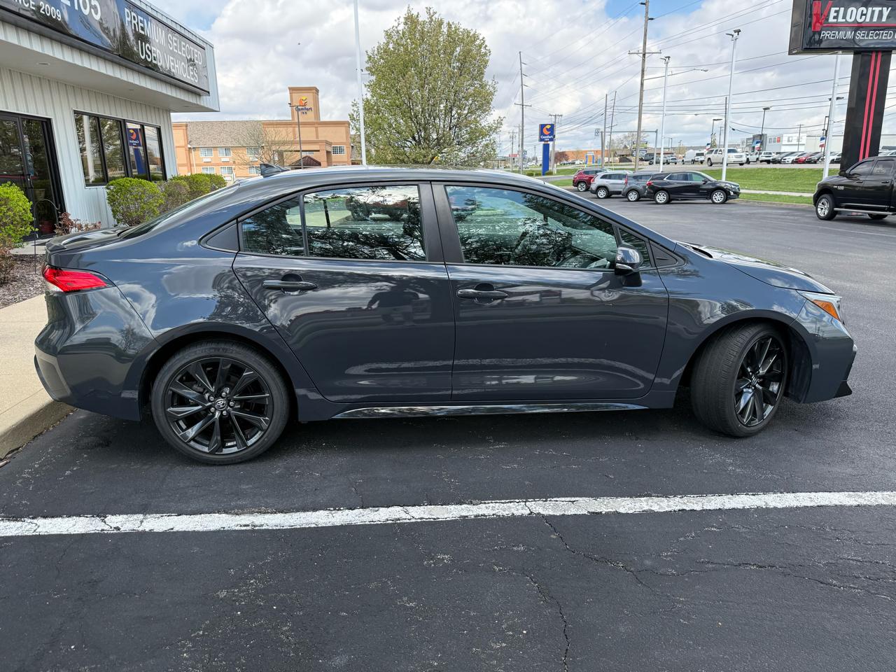 Toyota Corolla SE CVT (Natl) 2023