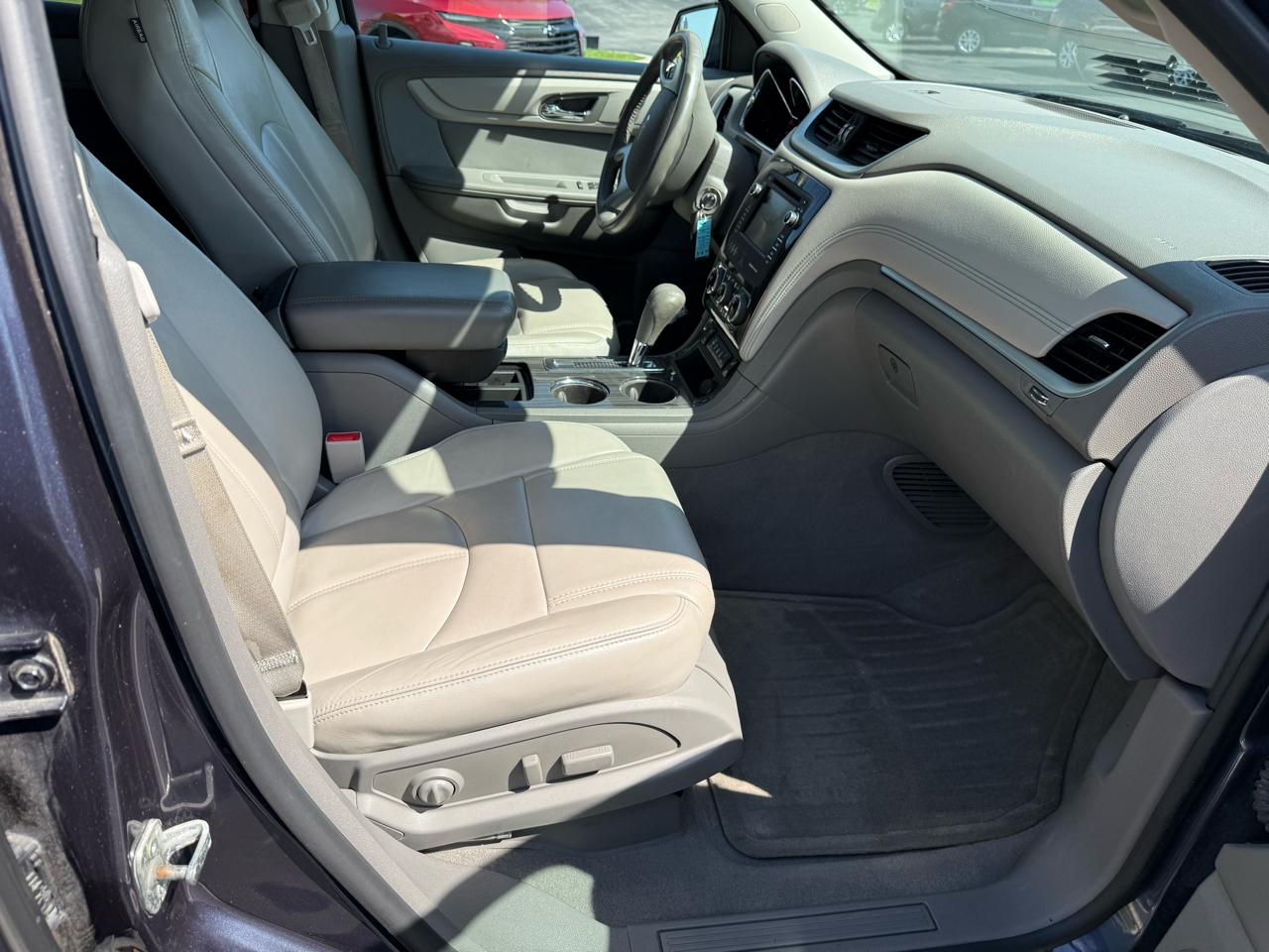 Chevrolet Traverse AWD 4dr LT w/2LT 2013