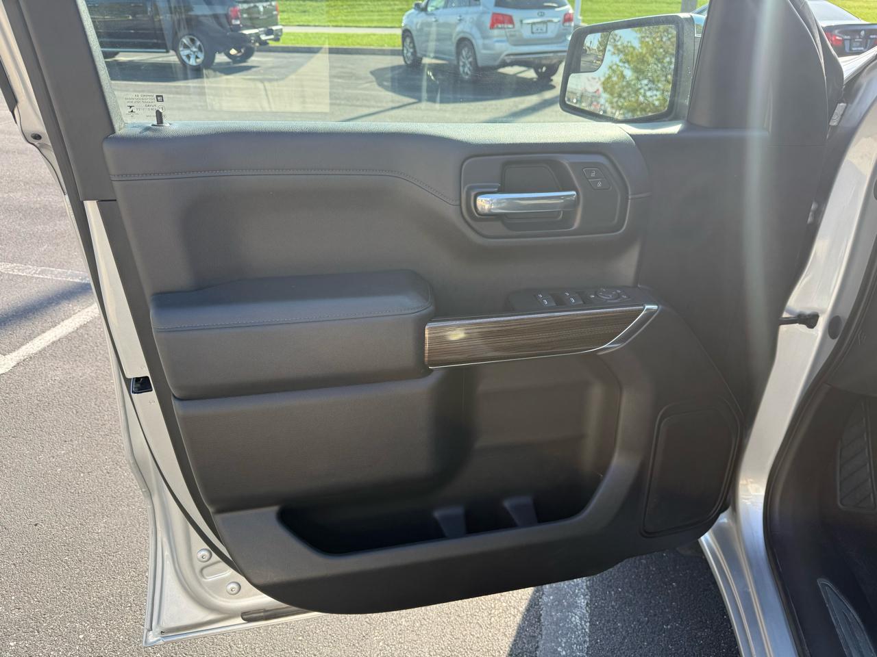 Chevrolet Silverado 1500 4WD Double Cab 147" LT 2020