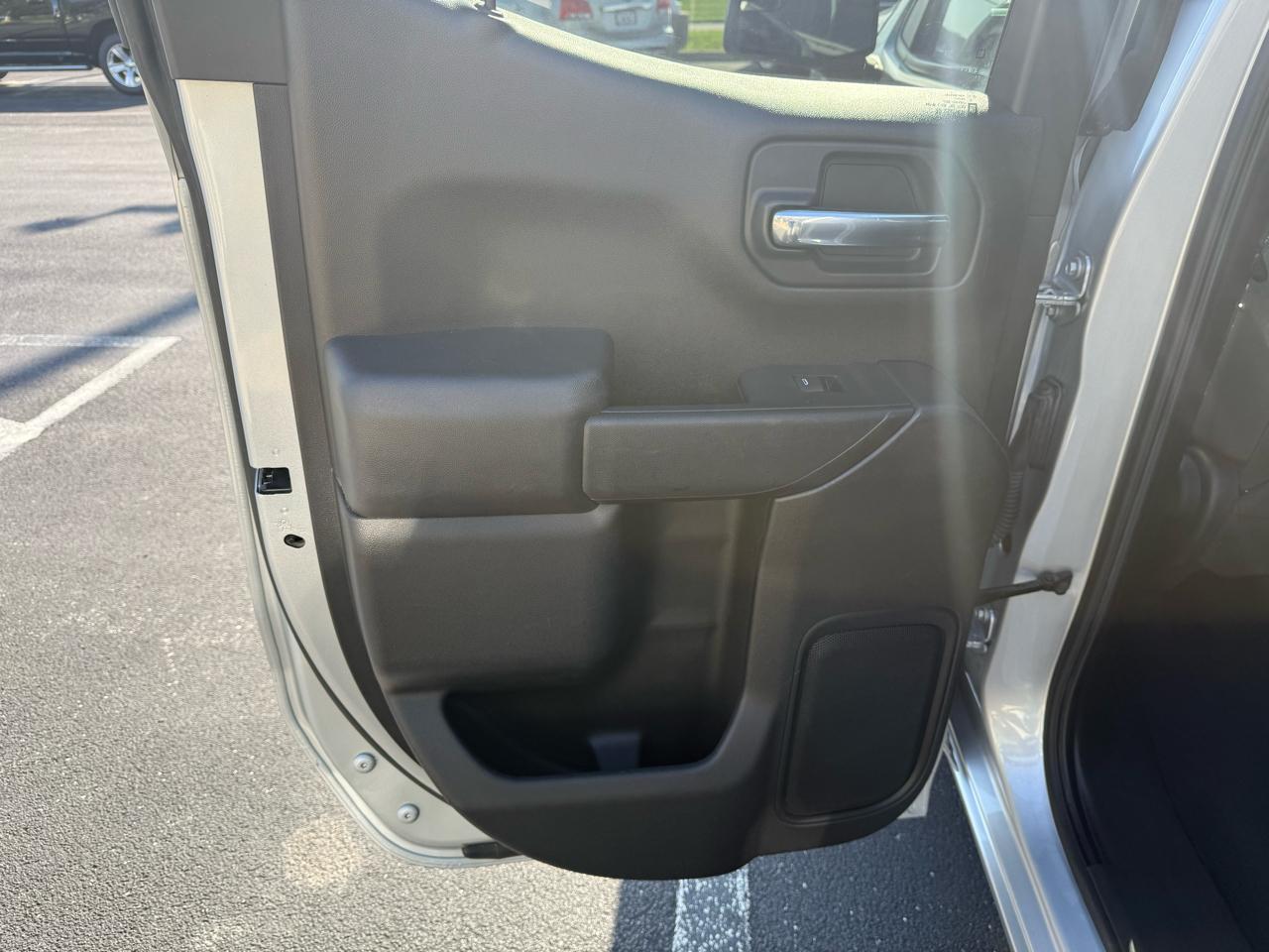 Chevrolet Silverado 1500 4WD Double Cab 147" LT 2020