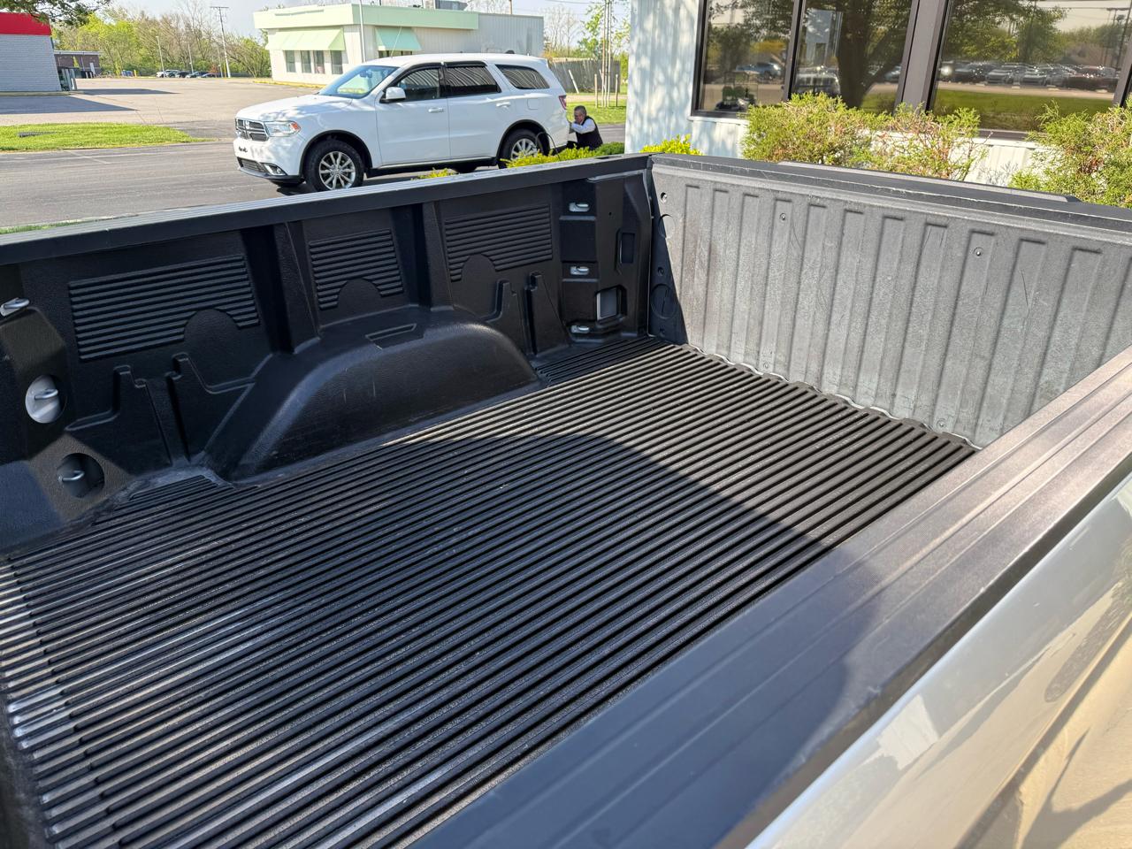 Chevrolet Silverado 1500 4WD Double Cab 147" LT 2020