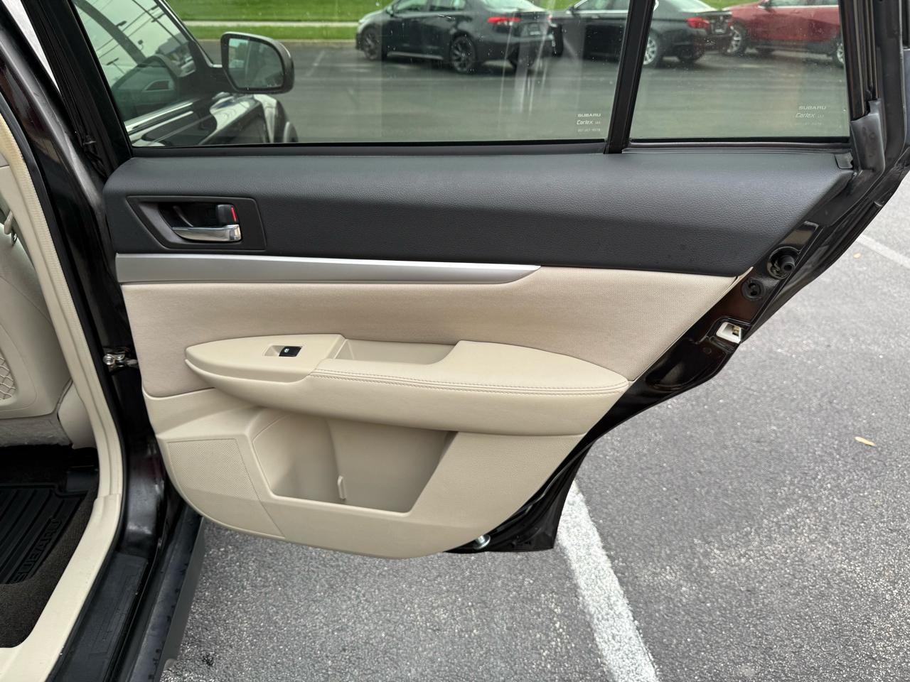 Subaru Outback 4dr Wgn H4 Auto 2.5i Premium 2014