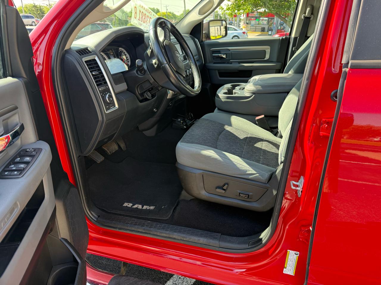 RAM 1500 4WD Quad Cab 140.5" Outdoorsman 2015