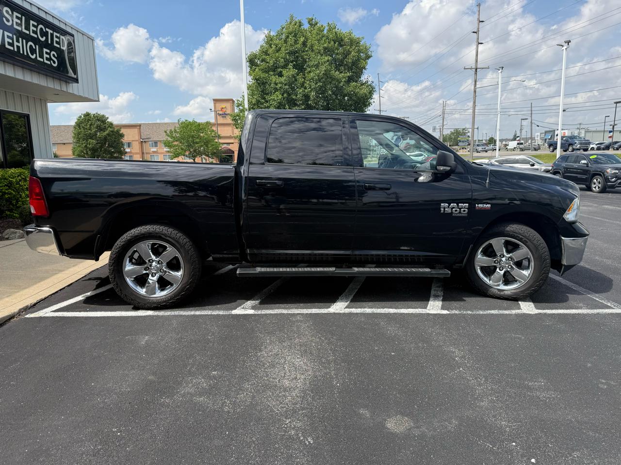 RAM 1500 Classic Big Horn 4x4 Crew Cab 5'7" Box 2019