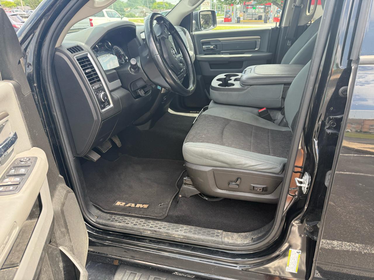 RAM 1500 Classic Big Horn 4x4 Crew Cab 5'7" Box 2019