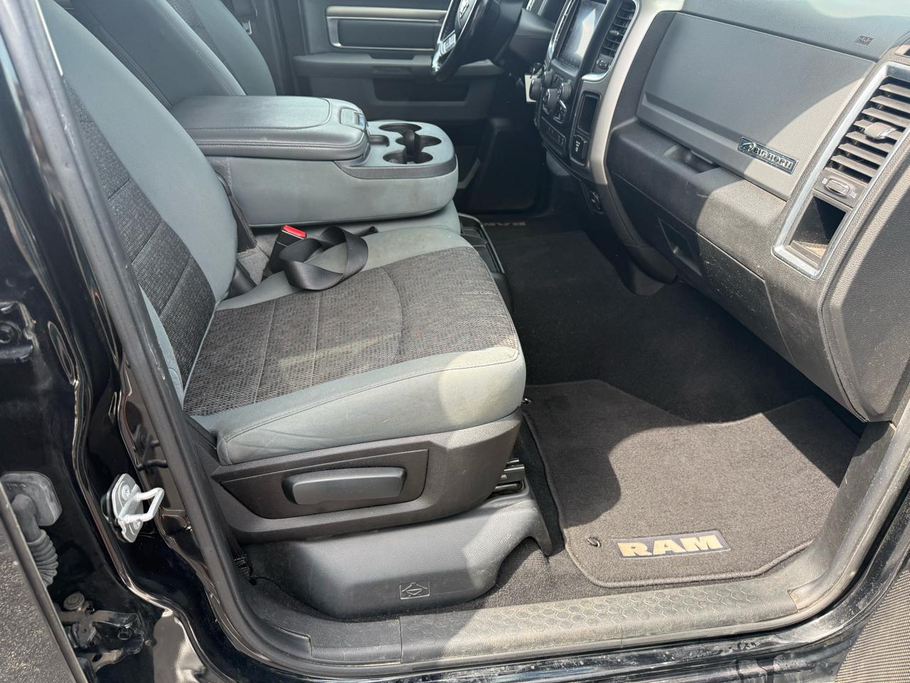 RAM 1500 Classic Big Horn 4x4 Crew Cab 5'7" Box 2019