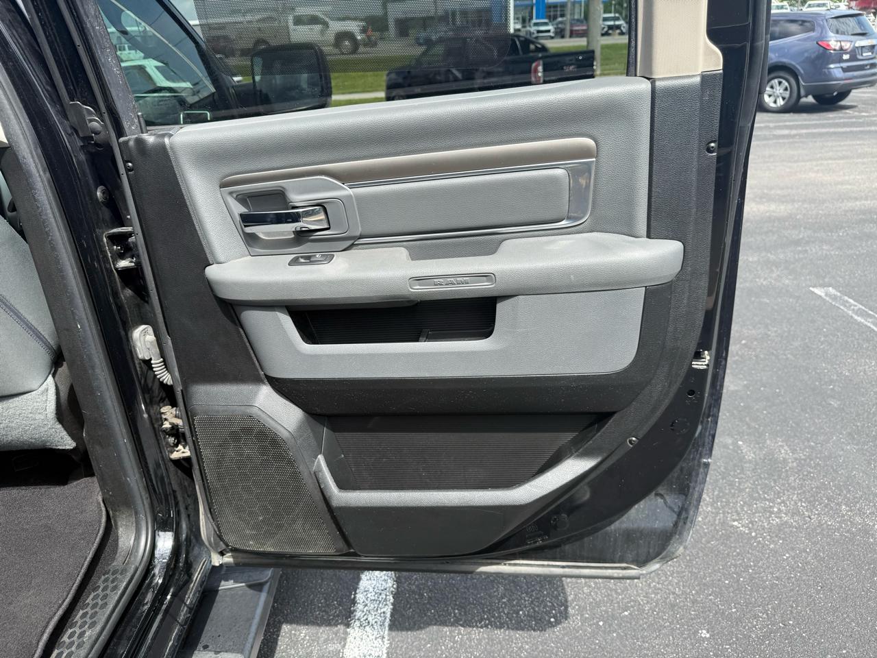 RAM 1500 Classic Big Horn 4x4 Crew Cab 5'7" Box 2019