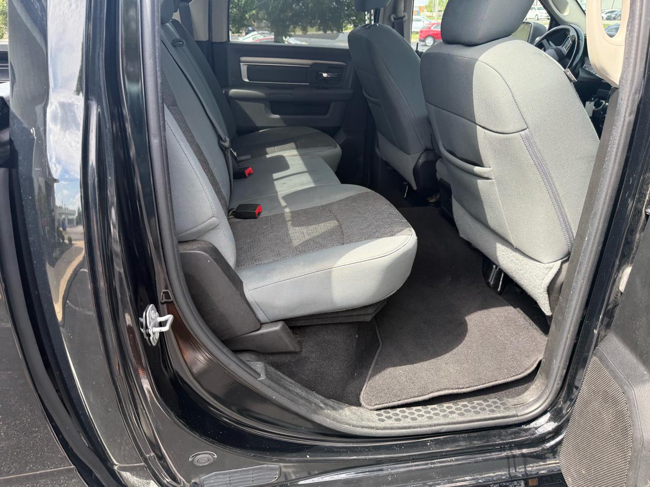 RAM 1500 Classic Big Horn 4x4 Crew Cab 5'7" Box 2019