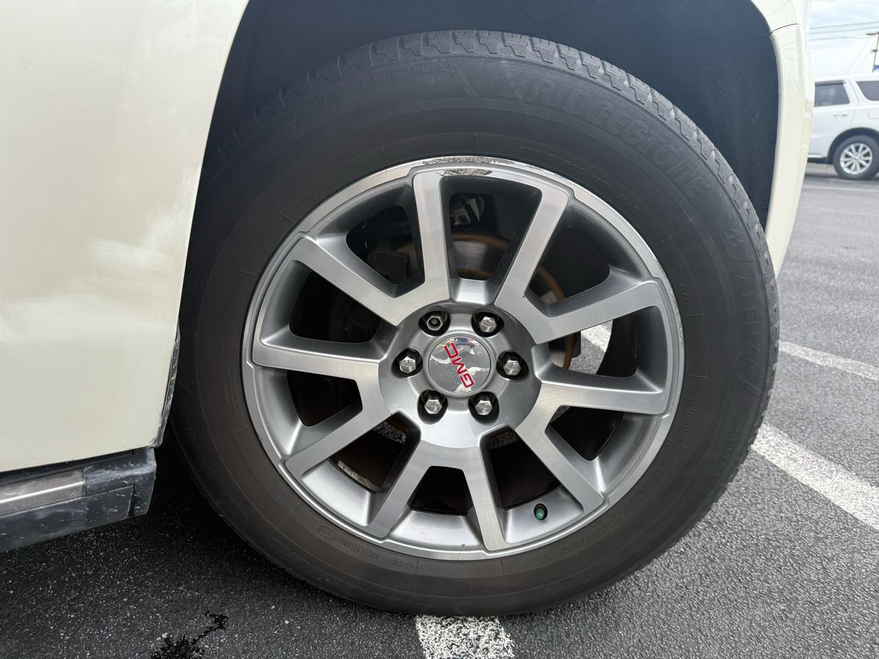 GMC Yukon 4WD 4dr Denali 2015