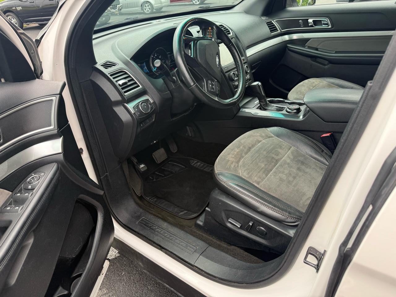 Ford Explorer XLT 4WD 2017
