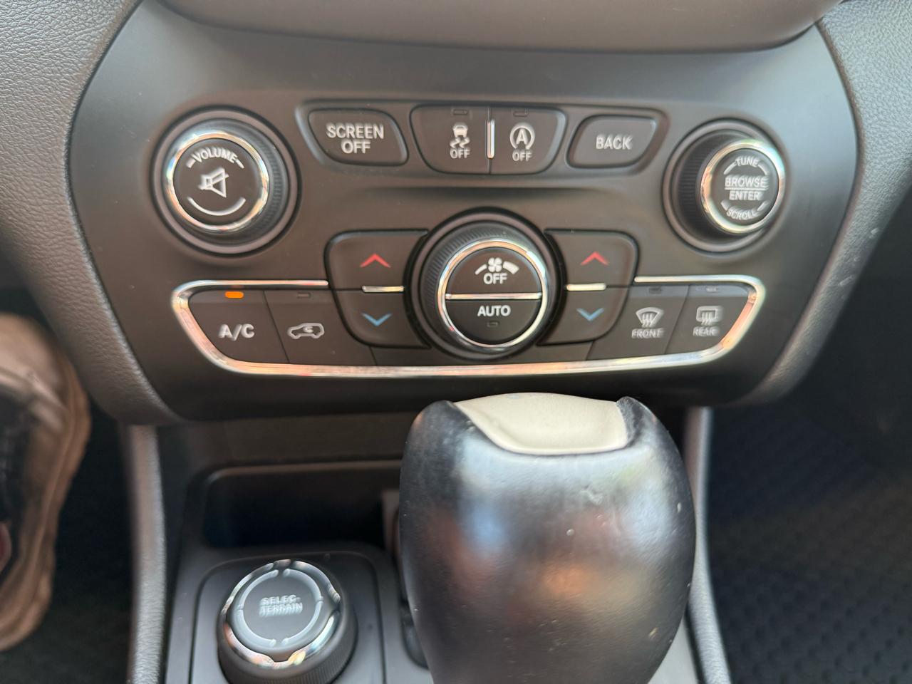 Jeep Cherokee 4WD 4dr Limited 2016