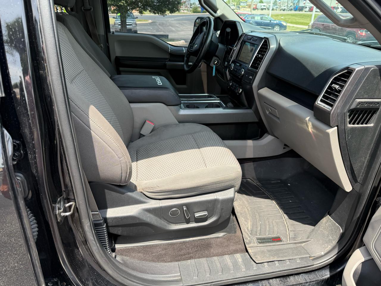 Ford F-150 4WD SuperCrew 145" XLT 2016