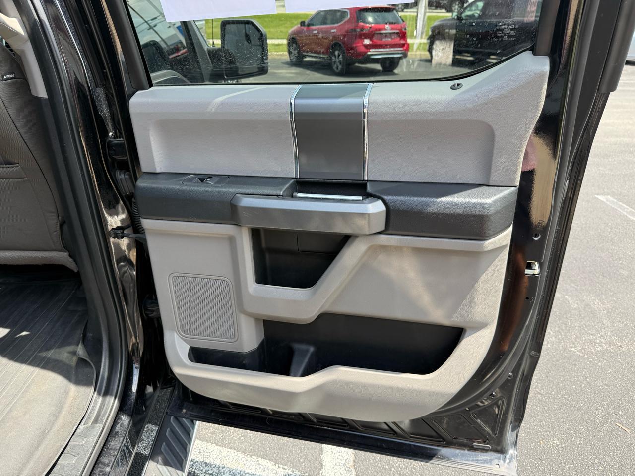 Ford F-150 4WD SuperCrew 145" XLT 2016