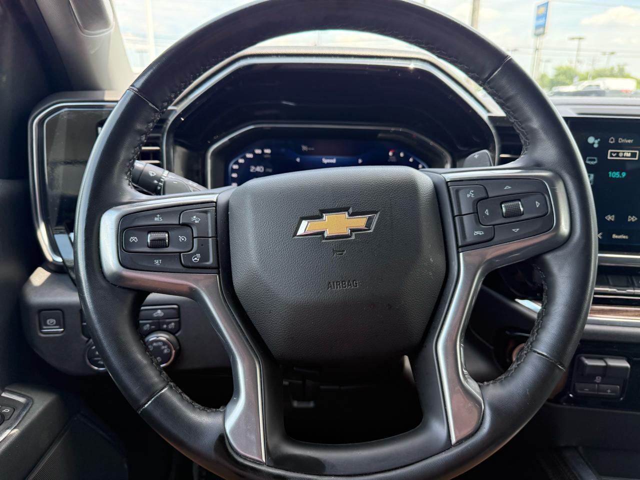 Chevrolet Silverado 1500 4WD Crew Cab 147" LT w/1LT 2024