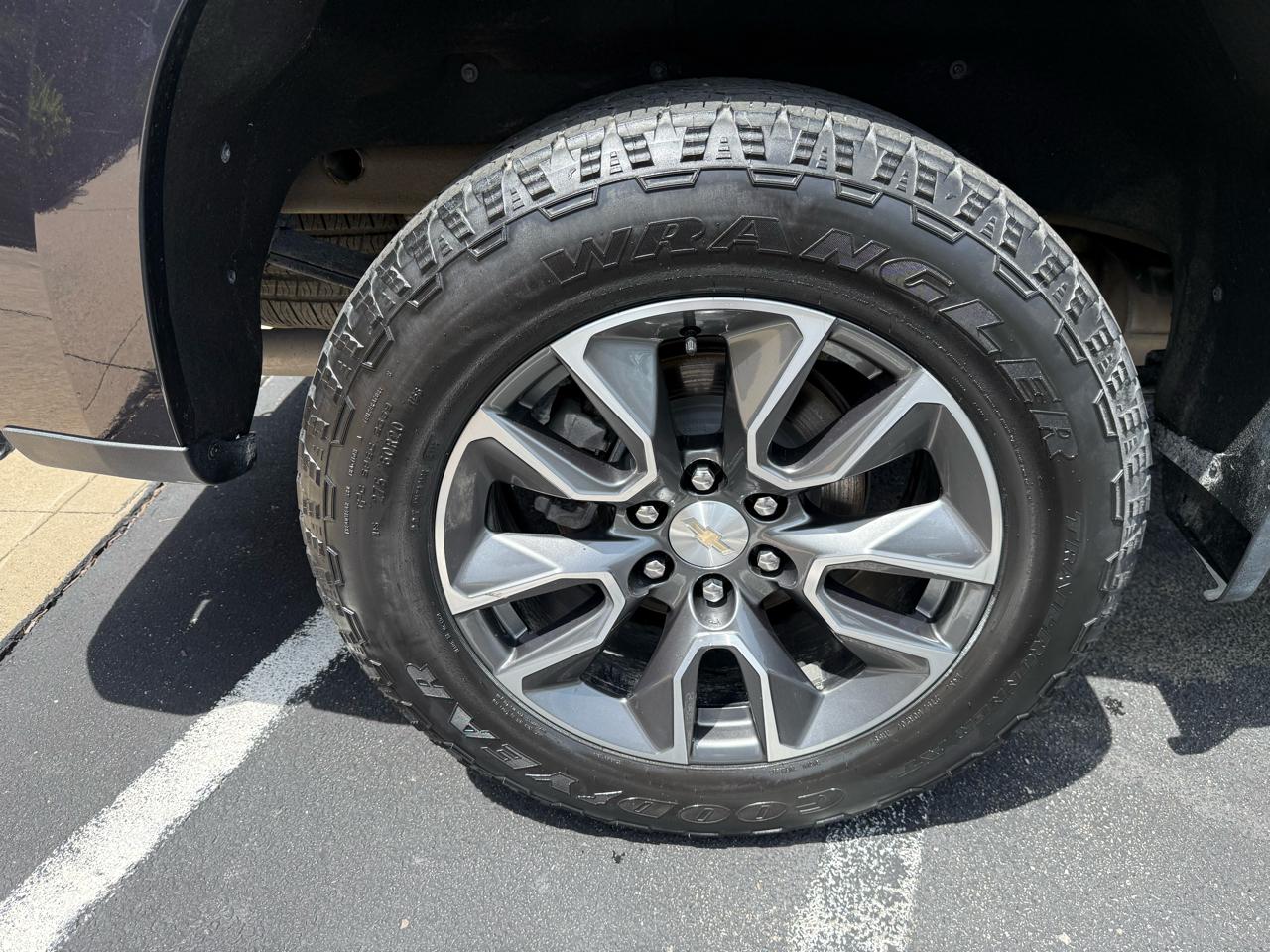 Chevrolet Silverado 1500 4WD Crew Cab 147" LT w/1LT 2024