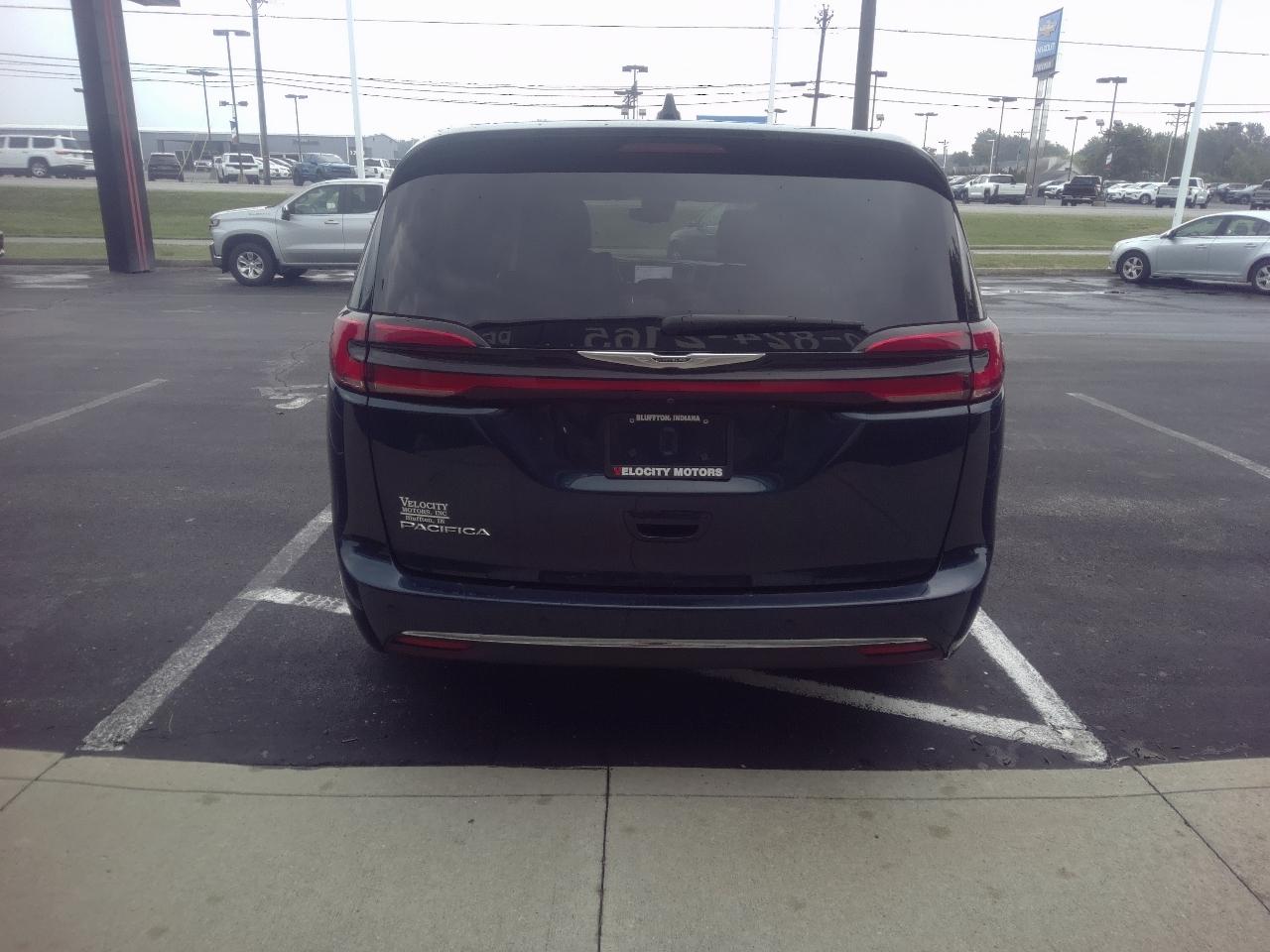 Chrysler Pacifica Touring L FWD 2023