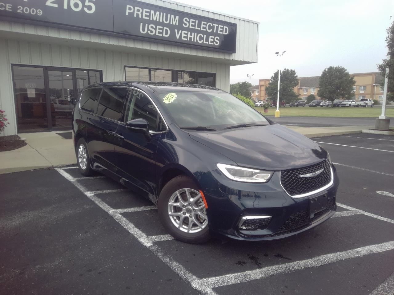 Chrysler Pacifica Touring L FWD 2023