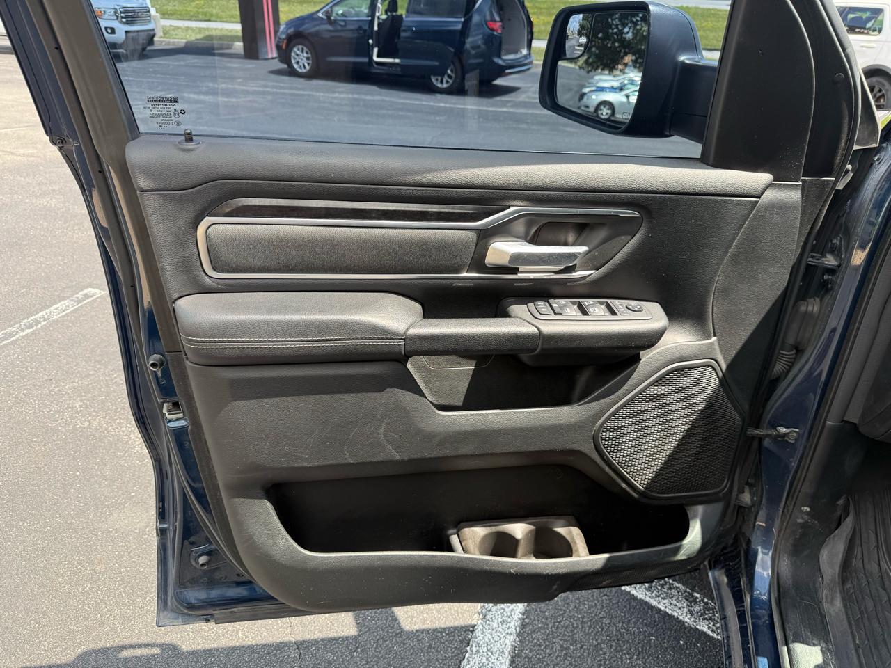 RAM 1500 Big Horn/Lone Star 4x4 Crew Cab 5'7" Box 2019