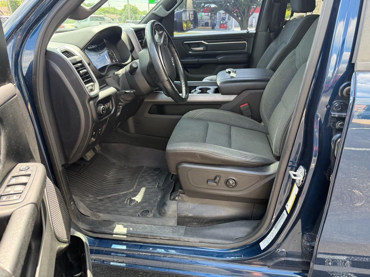 RAM 1500 Big Horn/Lone Star 4x4 Crew Cab 5'7" Box 2019