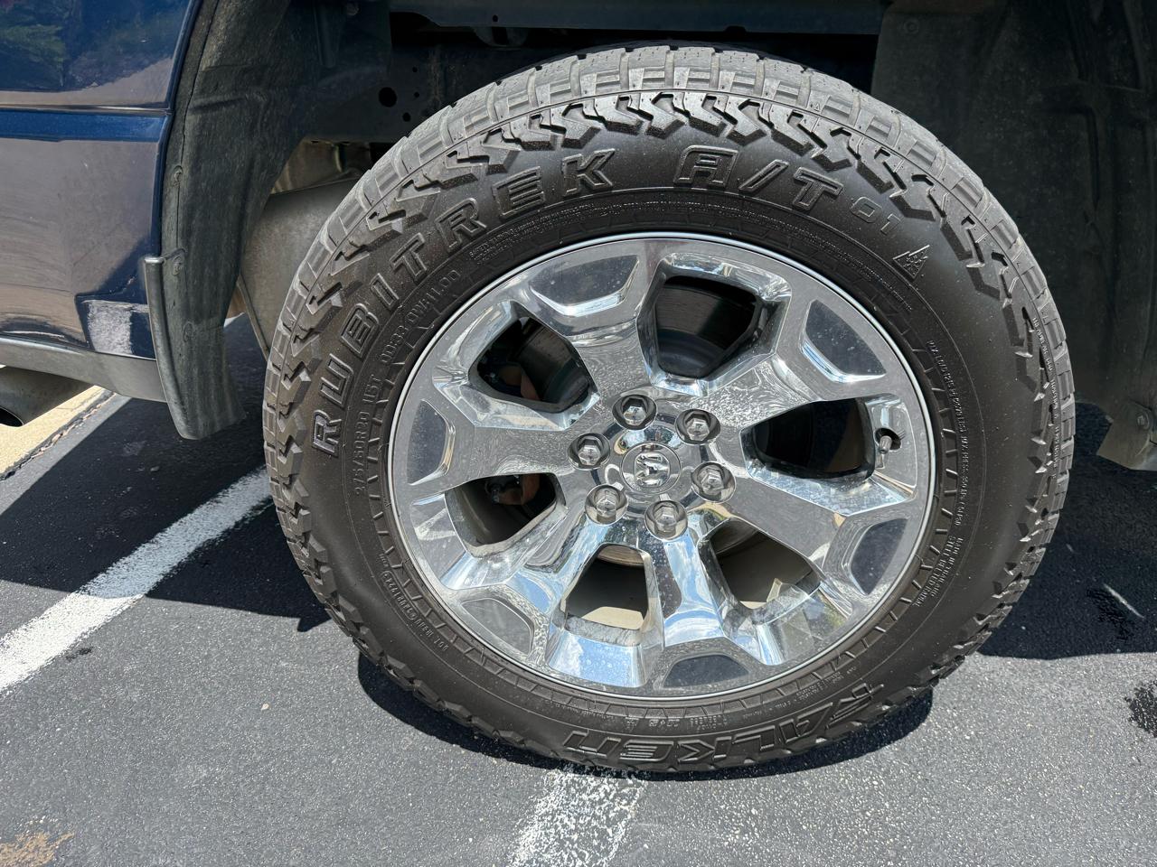 RAM 1500 Big Horn/Lone Star 4x4 Crew Cab 5'7" Box 2019
