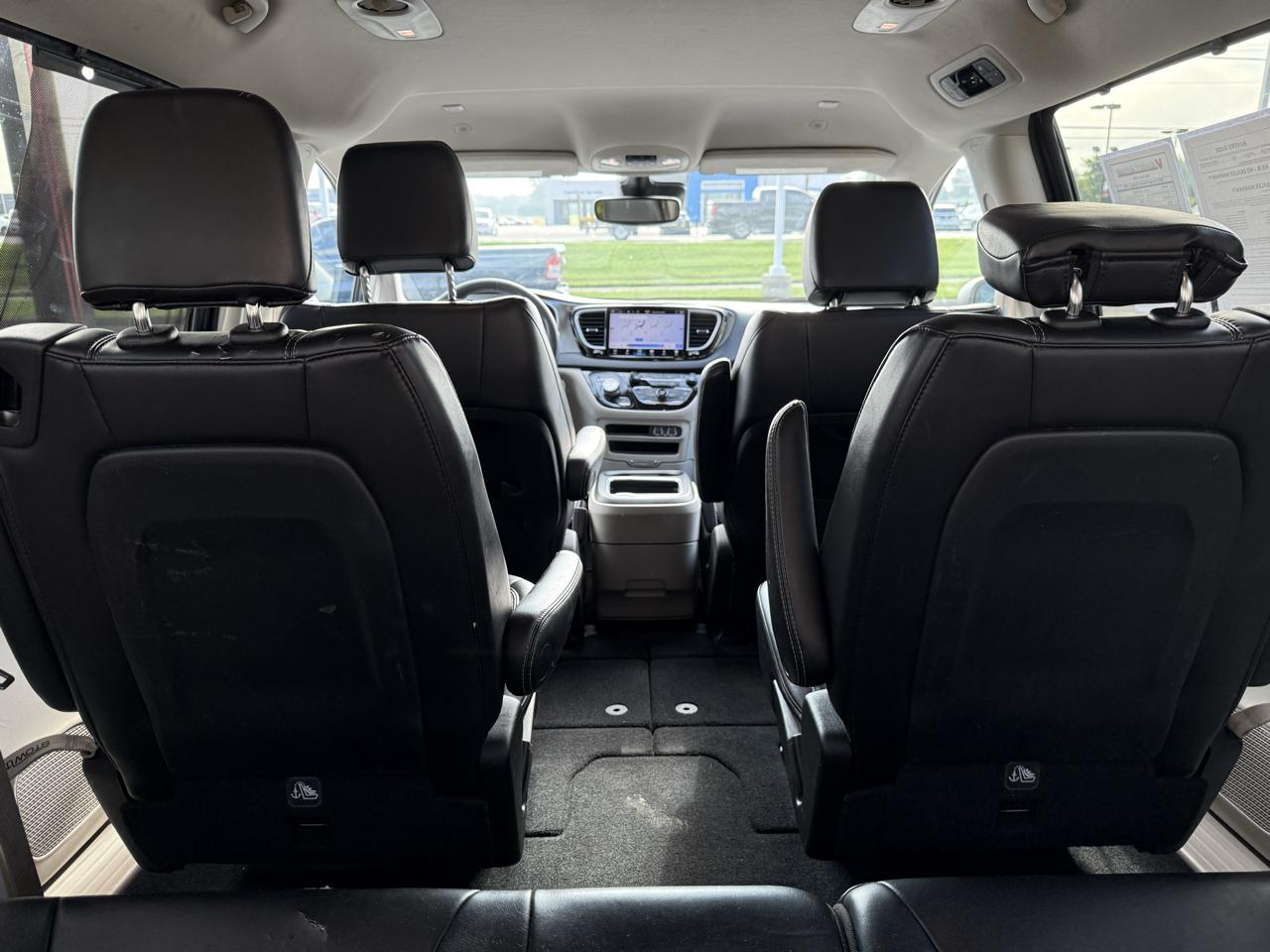 Chrysler Pacifica Touring L FWD 2023