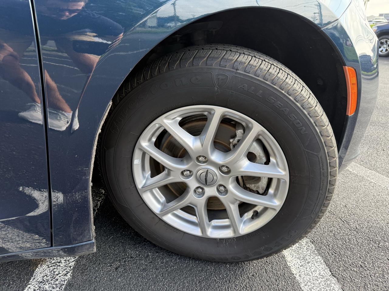 Chrysler Pacifica Touring L FWD 2023