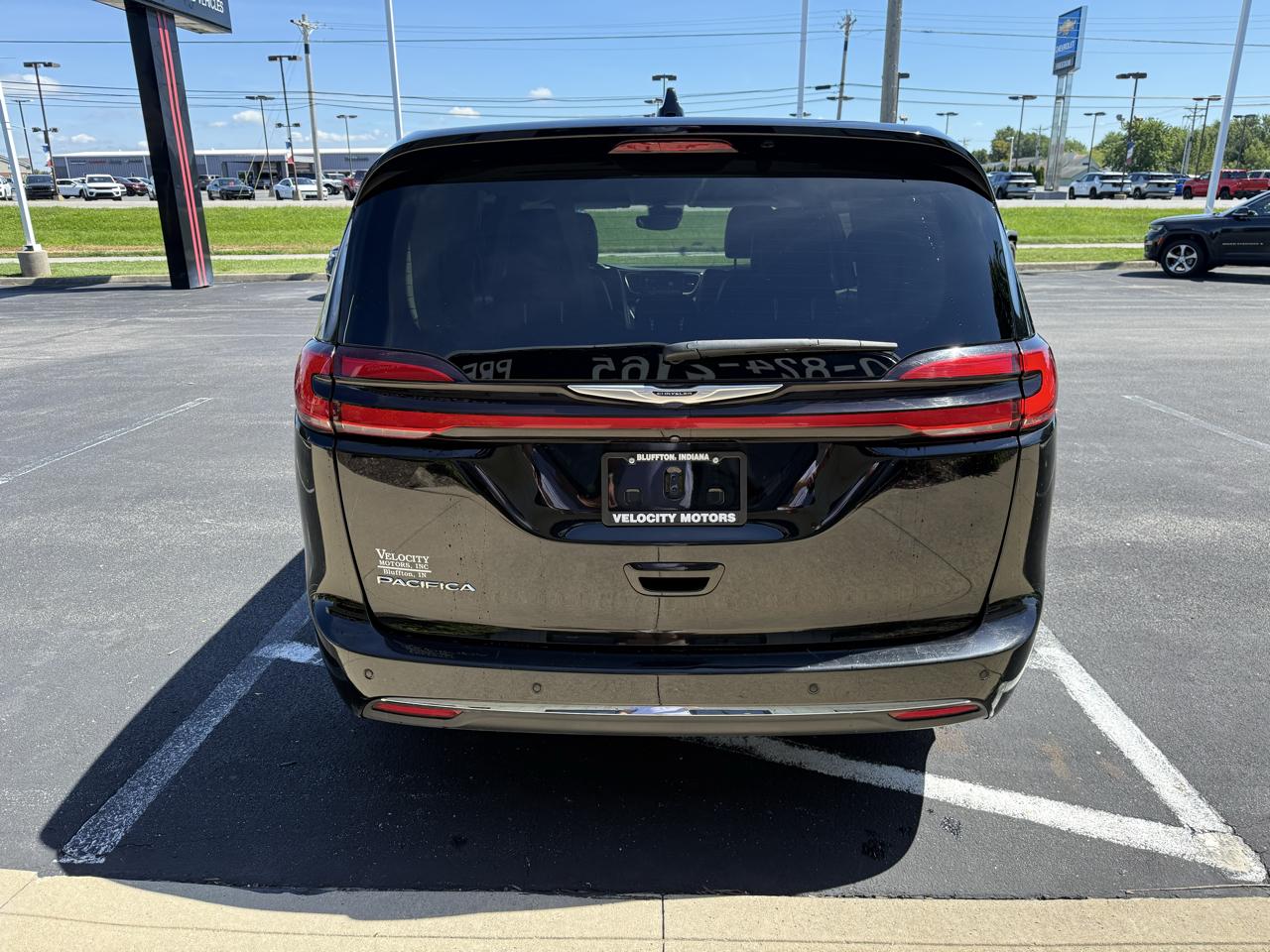 Chrysler Pacifica Touring L FWD 2024
