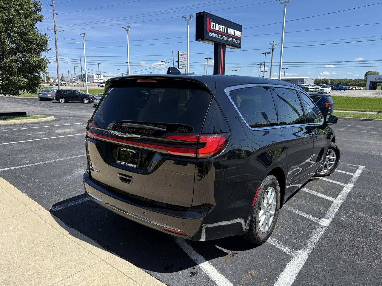 Chrysler Pacifica Touring L FWD 2024