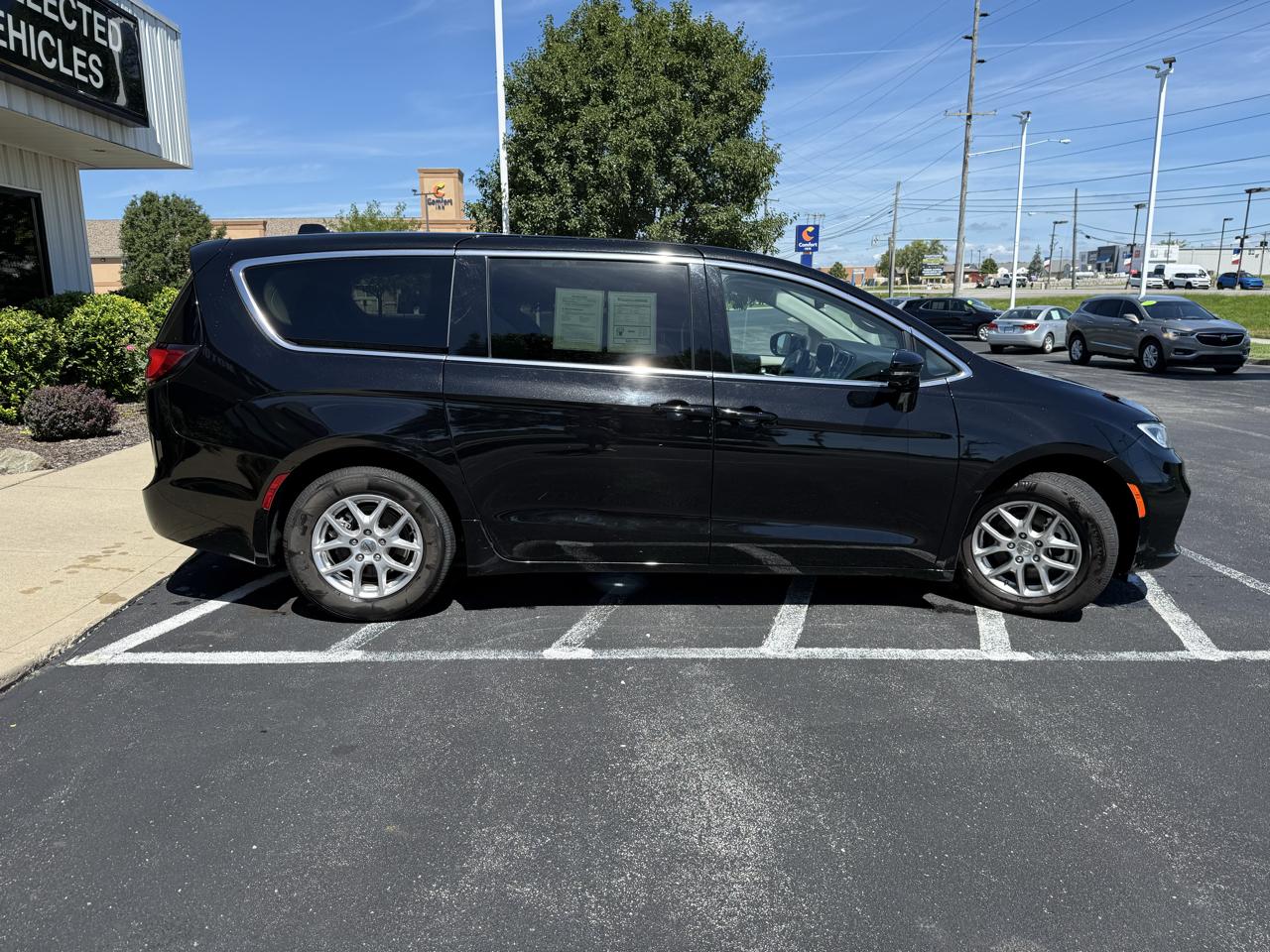Chrysler Pacifica Touring L FWD 2024