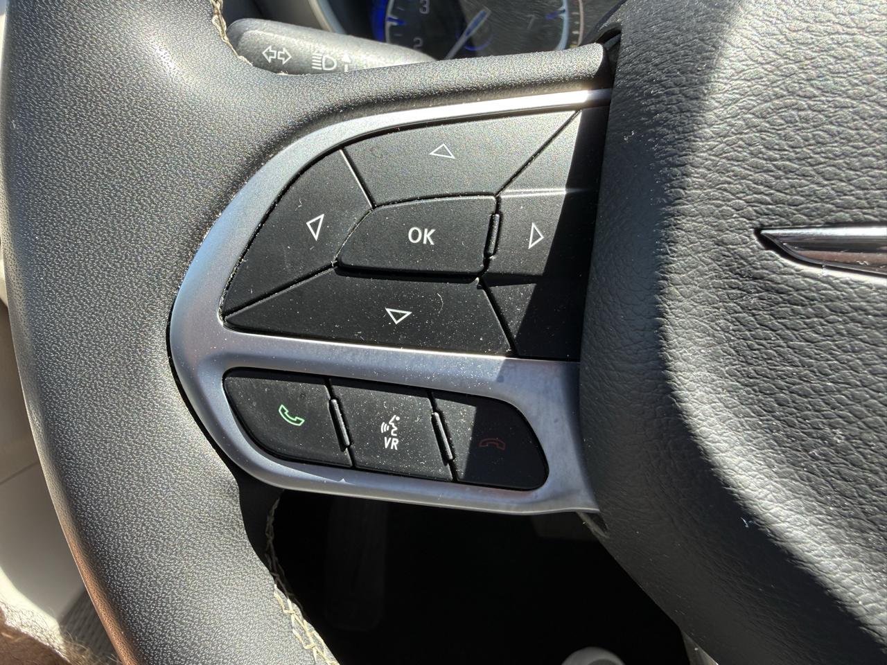 Chrysler Pacifica Touring L FWD 2024
