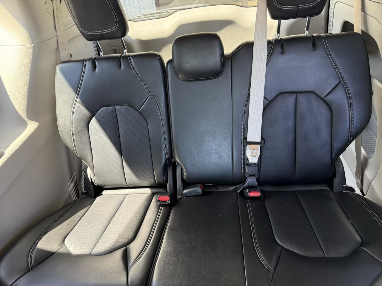 Chrysler Pacifica Touring L FWD 2024