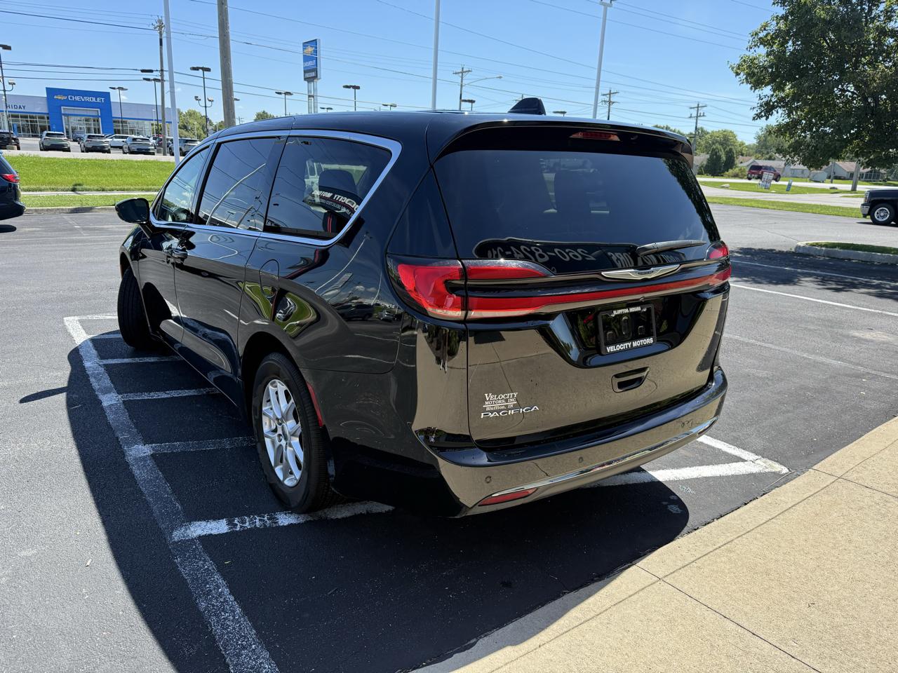 Chrysler Pacifica Touring L FWD 2024