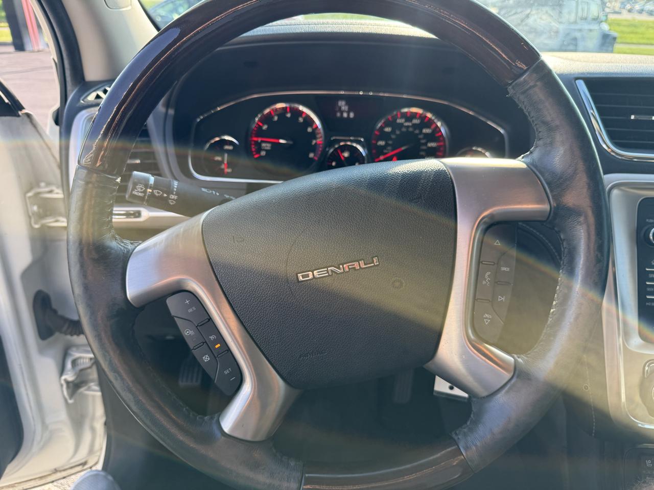 GMC Acadia AWD 4dr Denali 2015