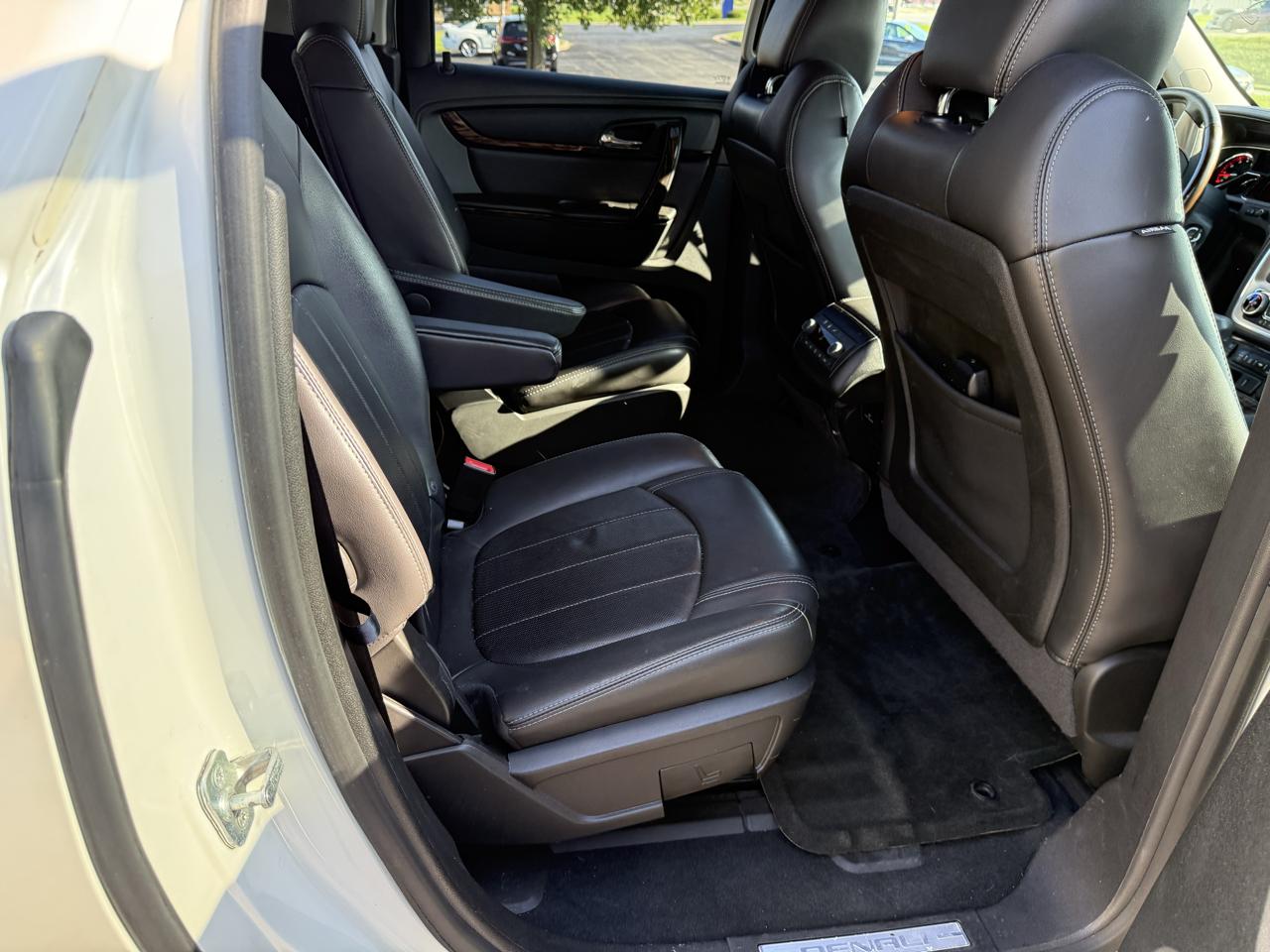 GMC Acadia AWD 4dr Denali 2015