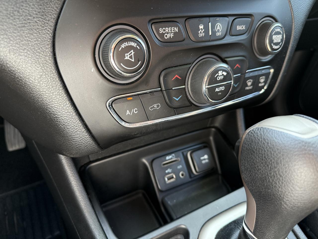 Jeep Cherokee FWD 4dr 75th Anniversary 2016