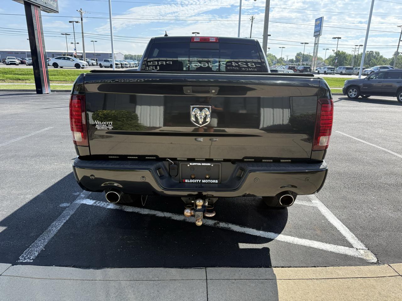RAM 1500 4WD Crew Cab 140.5" Sport 2015