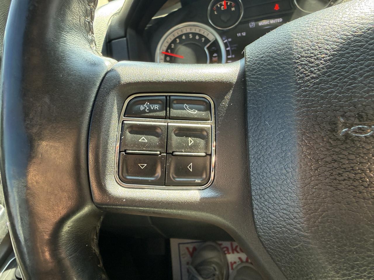 RAM 1500 4WD Crew Cab 140.5" Sport 2015