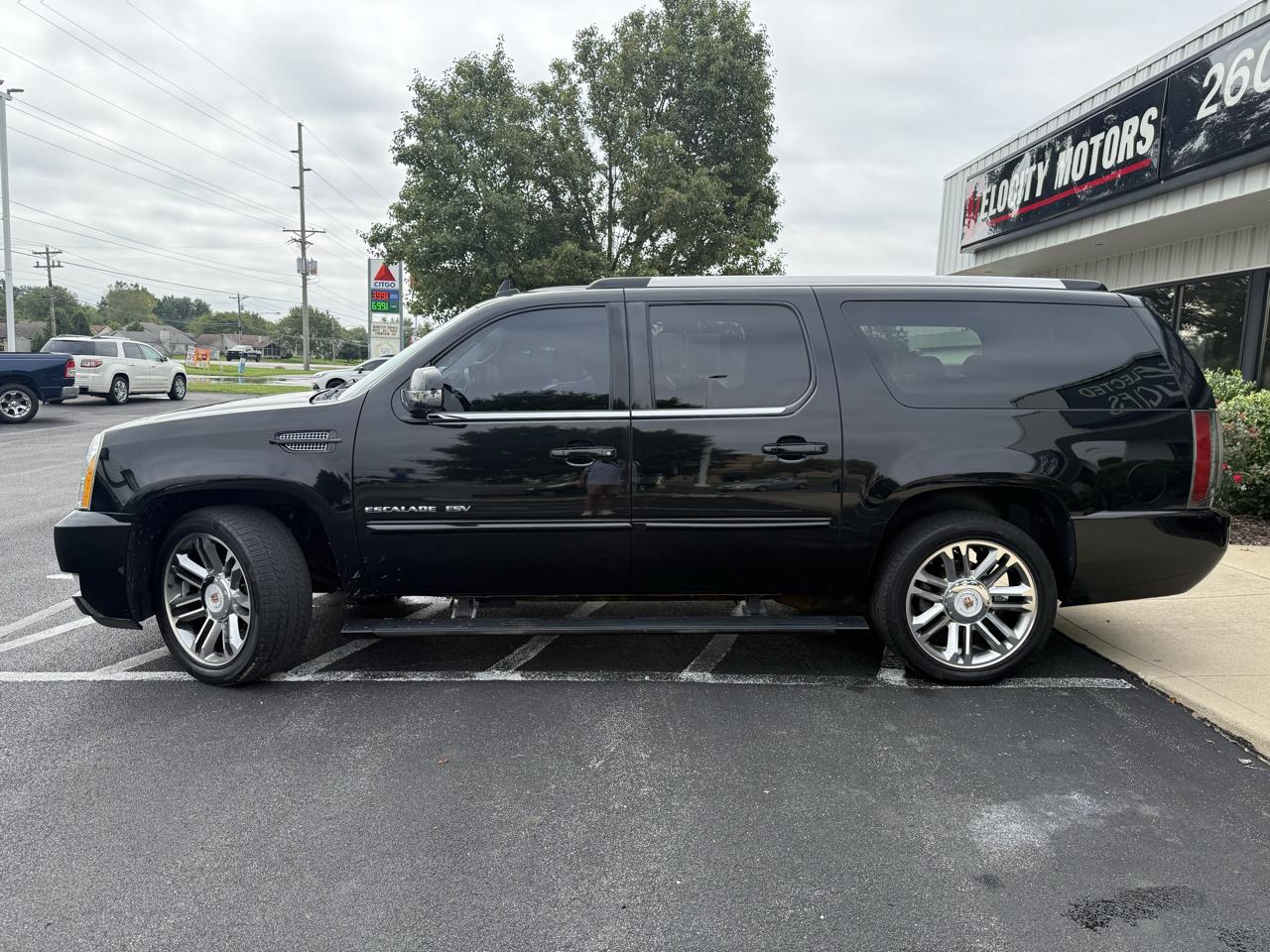Cadillac Escalade ESV AWD 4dr Premium 2013