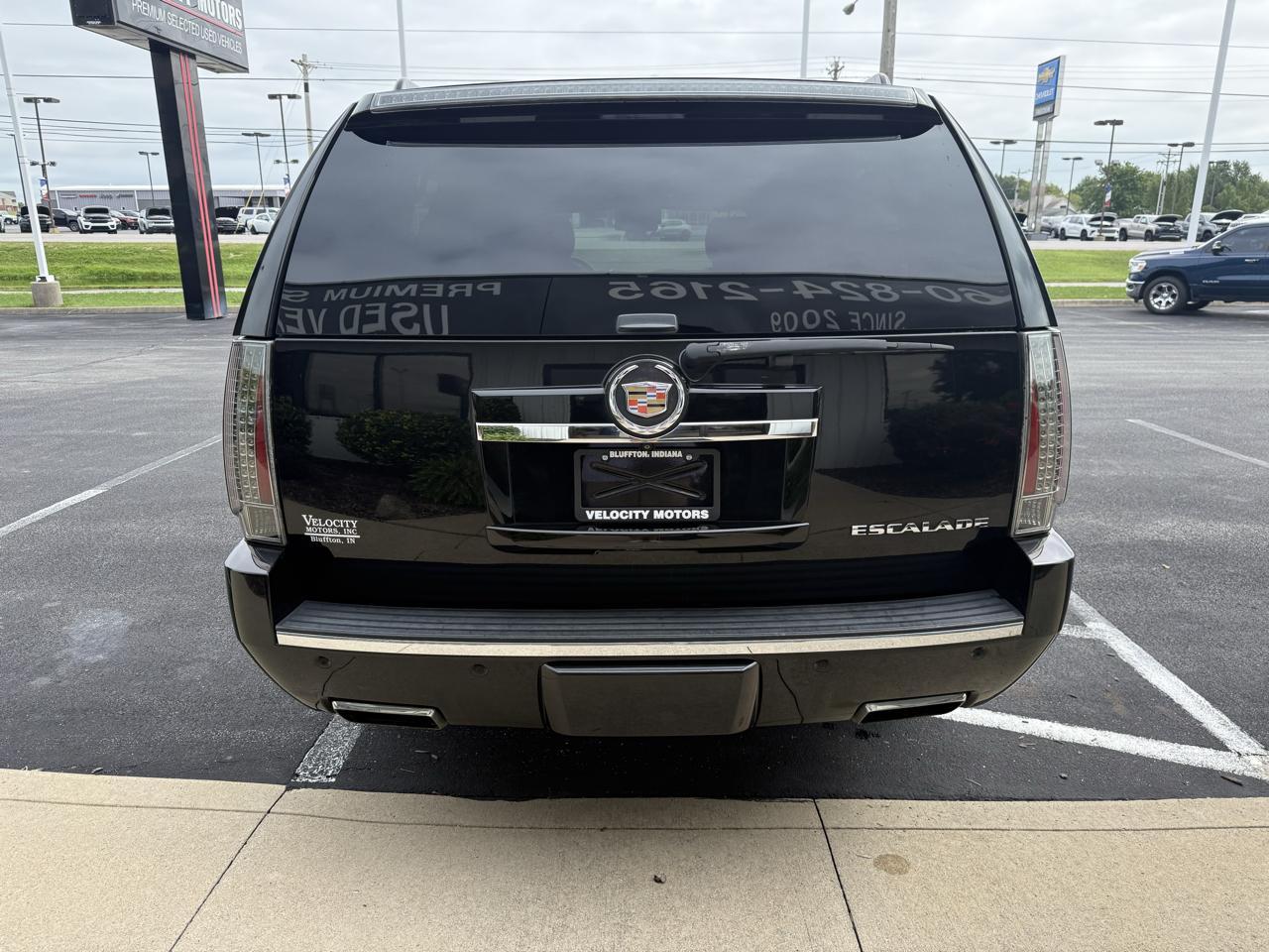Cadillac Escalade ESV AWD 4dr Premium 2013