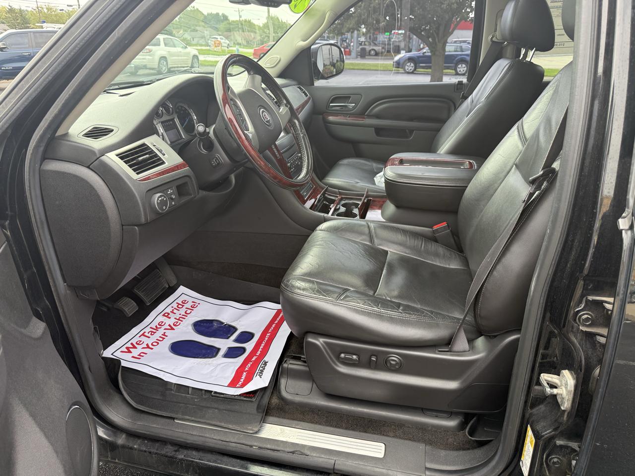 Cadillac Escalade ESV AWD 4dr Premium 2013