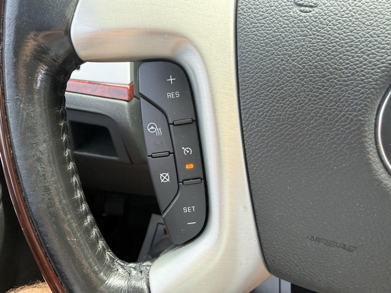 Cadillac Escalade ESV AWD 4dr Premium 2013