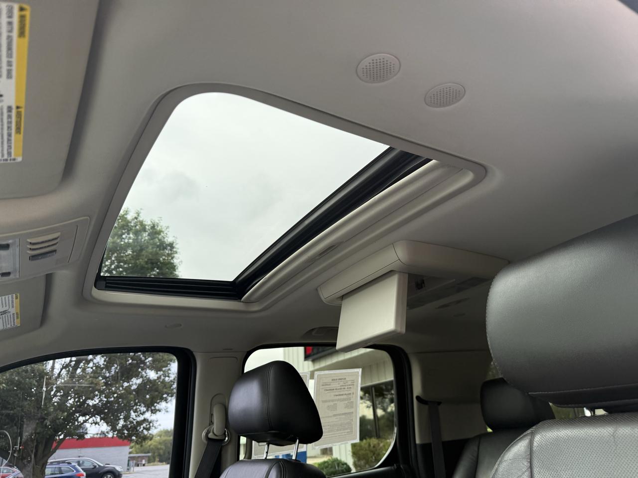 Cadillac Escalade ESV AWD 4dr Premium 2013