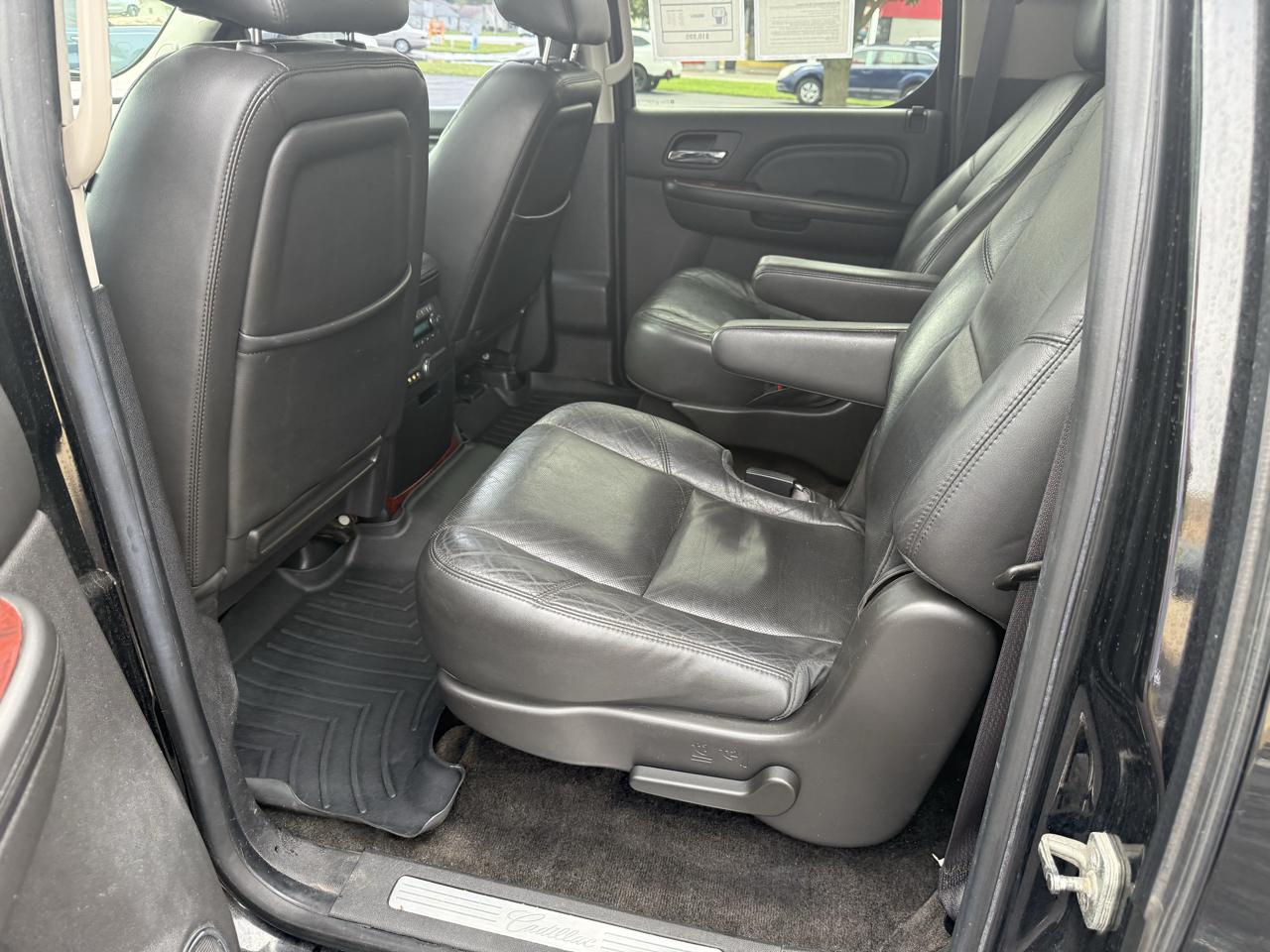 Cadillac Escalade ESV AWD 4dr Premium 2013