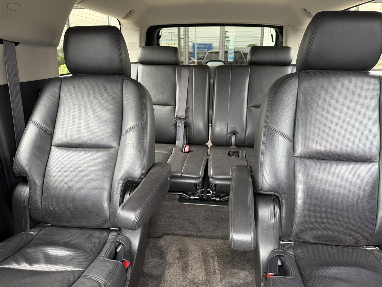 Cadillac Escalade ESV AWD 4dr Premium 2013