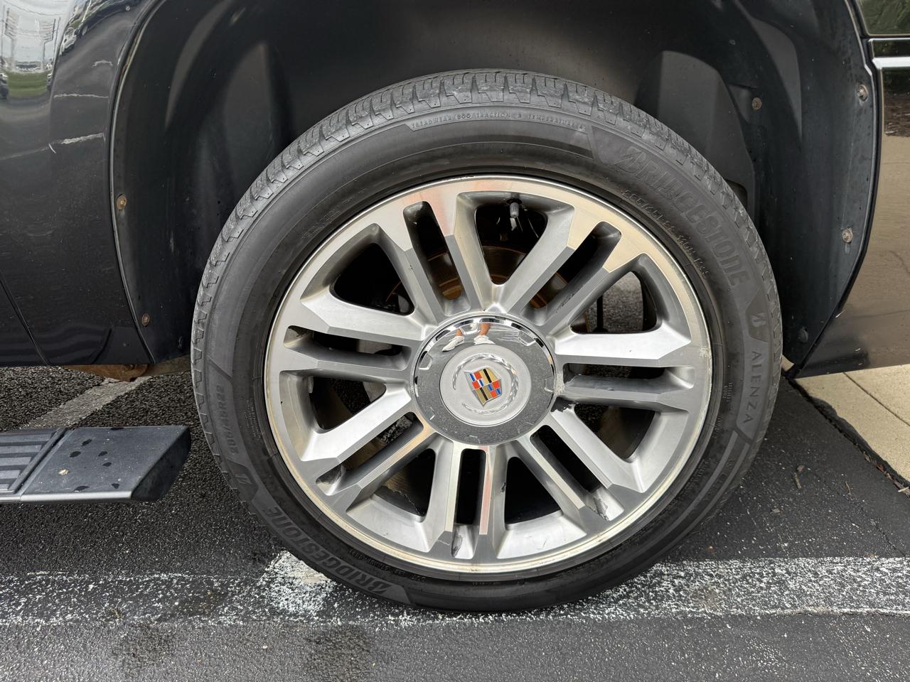 Cadillac Escalade ESV AWD 4dr Premium 2013