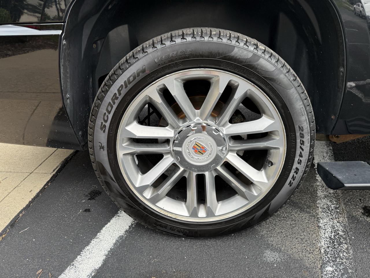 Cadillac Escalade ESV AWD 4dr Premium 2013